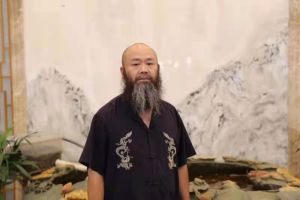 《散人笑谈三国》作者邱建辉先生