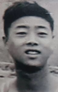 少年周加水