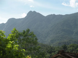 白马岭，我就读的中学就在山脚下