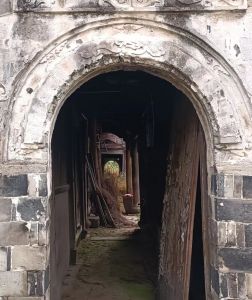 门