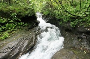 　6. 地下奔河        摄影：扬眉