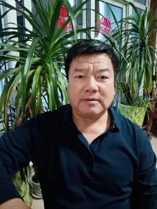 举杯把盏话新年，作家王长忠给您拜年。