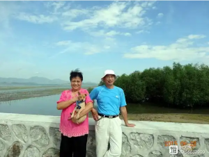 叶天来伉俪在白沙湿地公园