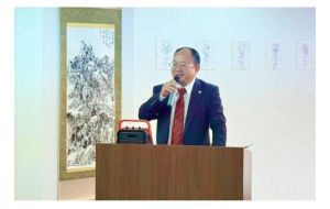 书院院长何玲青先生在开幕式上致辞