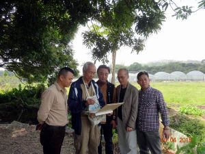 在叶亚来故居滟楼前现场写生