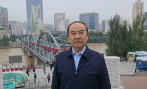 庞波先生