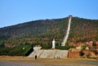 这是位于淅川县牛尾山上的范蠡阁。