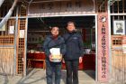 本文作者（右）与杜新强合影照