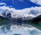 青山原不老，为雪白头
