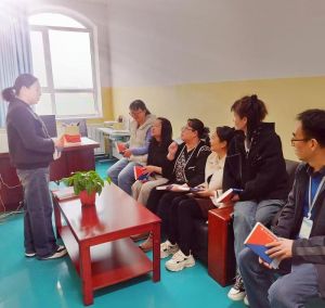 青海省茫崖市实验小学部分老师参加阅读分享活动