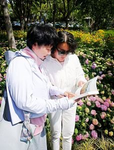 曾散文集《漠风吻过南飞雁》中寻找曾经的足迹