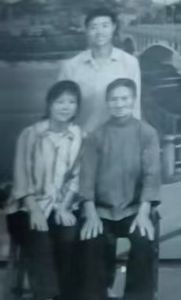 母亲患病期间留下的照片