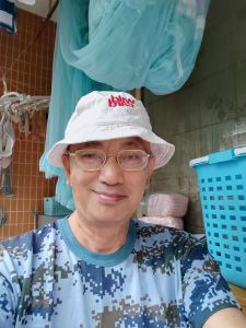 十载寒窗深学问，一轮明月满乾坤
